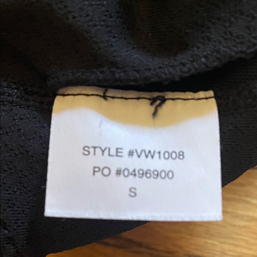 Vuori Black Strappy Elevation Sports Bra SzS - Picture 3 of 8